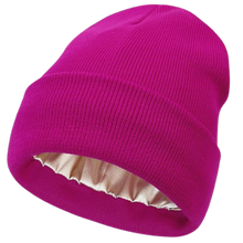 Load image into Gallery viewer, Gorro de punto con forro de satén -Rojo chicle - Ozerty