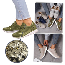 Load image into Gallery viewer, Zapatillas con cuña y cristales strass
- Ozerty
